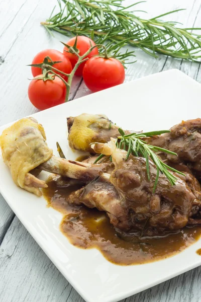 Chicken legs with red wine — Stock Photo, Image