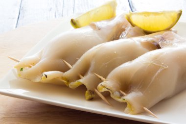 doldurulmuş mürekkep balığı