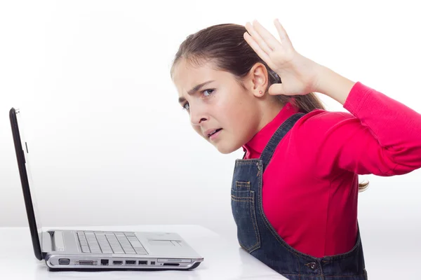 Menina com laptop — Fotografia de Stock