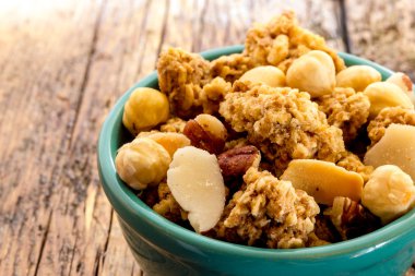 płatki z migdały i orzeszki ziemne