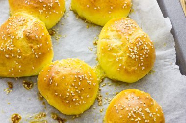 ev yapımı ekmek susam ile