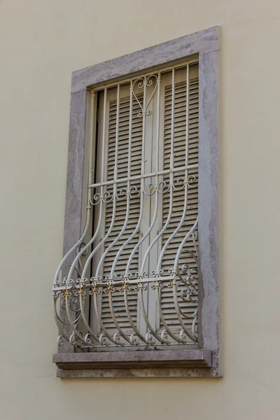 Windows with iron bars — Stock Photo, Image