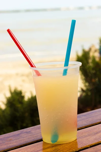 Helado en la playa —  Fotos de Stock