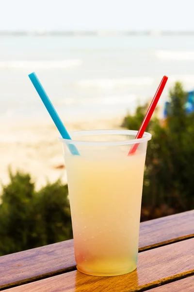 Helado en la playa —  Fotos de Stock