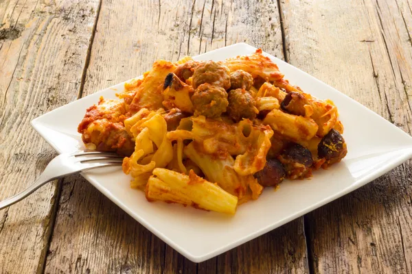 Pasta al forno con polpette — Foto Stock