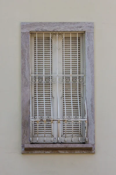 Windows with iron bars — Stock Photo, Image