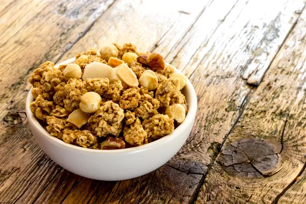 Cereales con almendras y cacahuetes — Foto de Stock