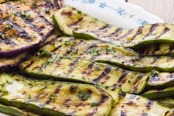 ızgara patlıcan ve kabak salatası