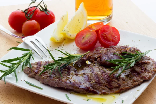 Filetes de ternera —  Fotos de Stock