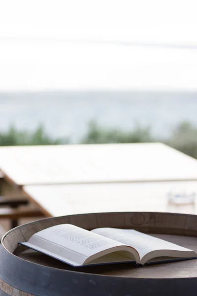 Book on the beach — Stock Photo, Image