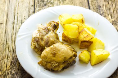Tavuk patates ile