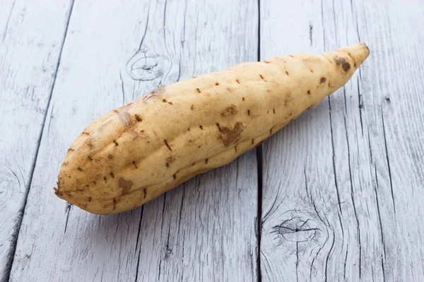 Tatlı patates pişmiş olması için hazır — Stok fotoğraf