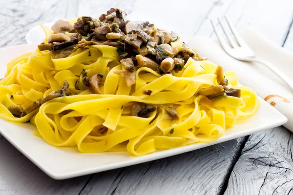 Tagliatelle con funghi Foto Stock Royalty Free