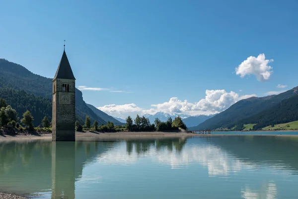 Campanile Lake Resia Val Venosta Tirol Sul Itália — Fotografia de Stock