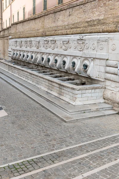 Fontana Del Calamo Delle Cannelle Ancona Itálie — Stock fotografie