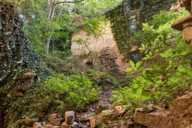 Valadier Tapınağı, Ancona İtalya 'daki Frasassi geçidinde saklı.