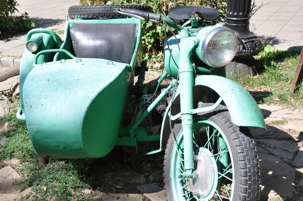 Старый военный мотоцикл — стоковое фото