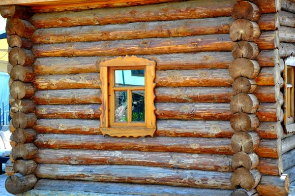 Fönstret hemma i byn — Stockfoto