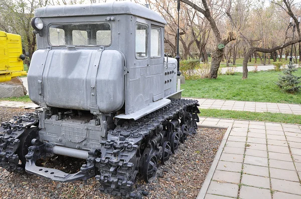 Tracteur arable éléments T74 — Photo