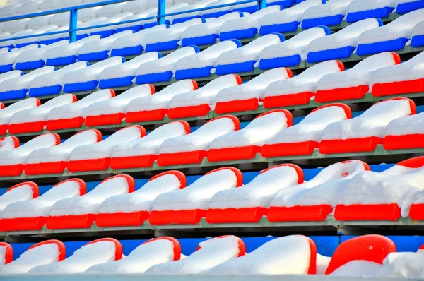 Satırları sandalyeler buz Stadyumu — Stok fotoğraf