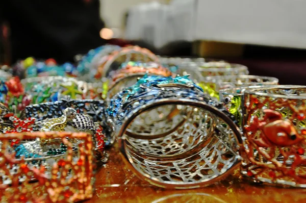 Färgglada armband från Indien — Stockfoto