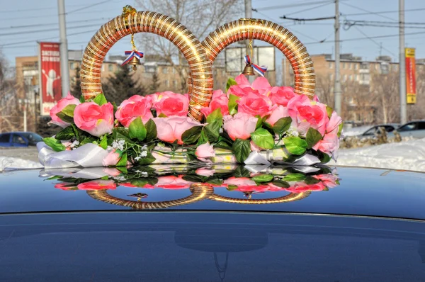 Bruiloft auto decoratie — Stockfoto