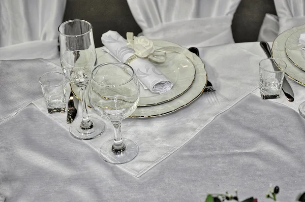 Configurações de lugar de mesa de casamento elegante — Fotografia de Stock