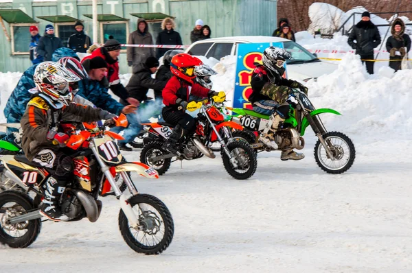 Invierno Concursos de Motocross entre niños —  Fotos de Stock