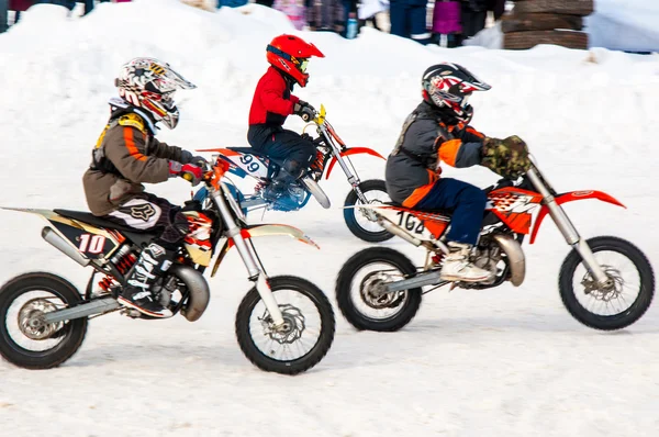 Winter Motocross competitions among children — Stock Photo, Image