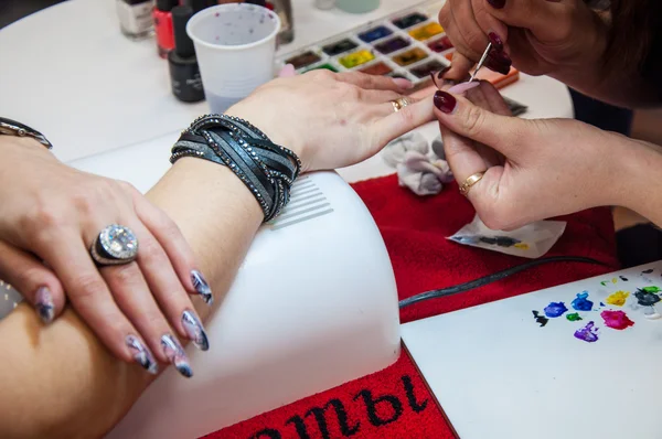 Manicure, cuidado das unhas — Fotografia de Stock