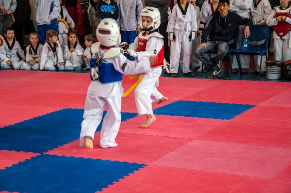 Taekwondo competiciones entre niños — Foto de Stock