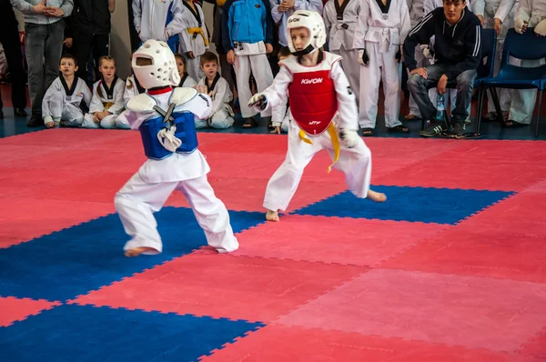 Taekwondo competiciones entre niños —  Fotos de Stock