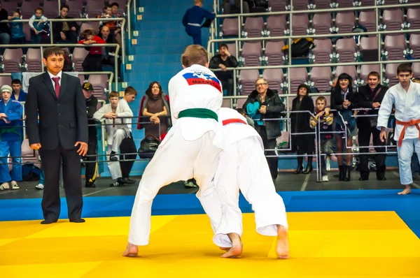 Judo competitions among adolescents — Stock Photo, Image