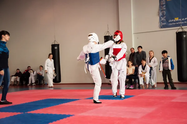 Taekwondo competição entre meninas — Fotografia de Stock