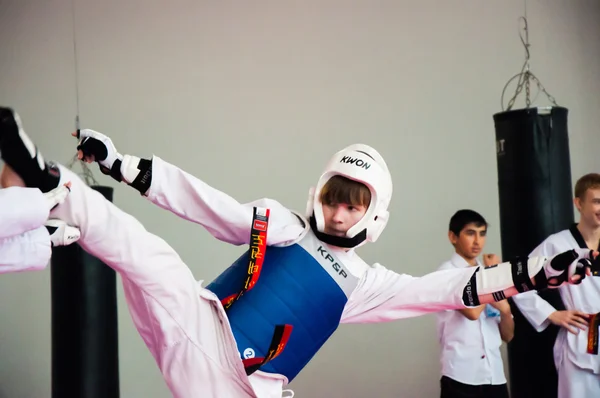 Kızlar arasında Taekwondo rekabet — Stok fotoğraf
