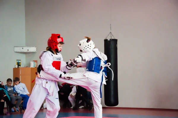 Taekwondo competition between girls — Stock Photo, Image