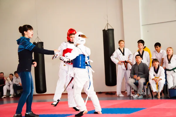 Taekwondo competizione tra ragazze — Foto Stock