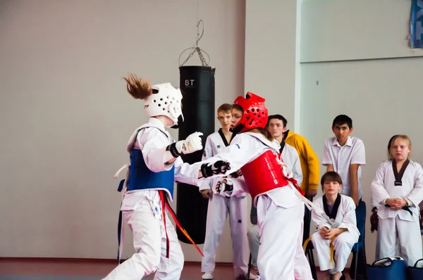 Taekwondo competition between girls — Stock Photo, Image