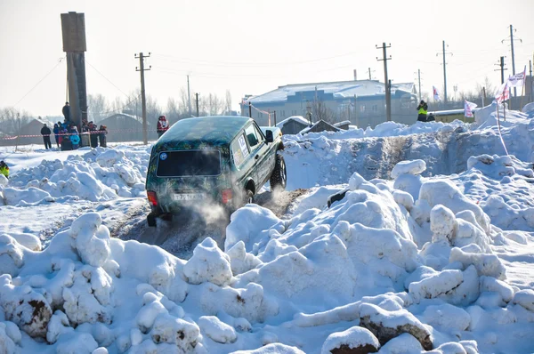 Winter sports car enthusiasts — Stock Photo, Image