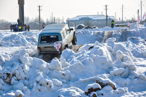 Winter sports car enthusiasts — Stock Photo, Image