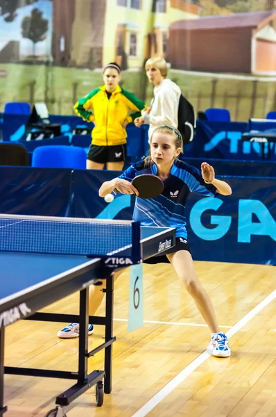 Tenis de mesa competencia entre chicas — Foto de Stock