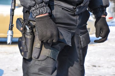 görevli polis memuru