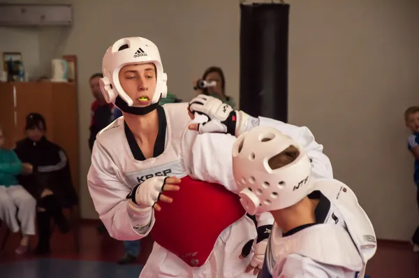 Samoobrona sem braços - Taekwondo é uma arte marcial coreana — Fotografia de Stock