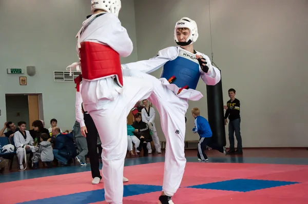 Samoobrona zonder wapens - taekwondo is een Koreaanse krijgskunst — Stockfoto