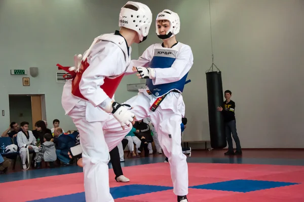 Samoobrona nélkül fegyver - taekwondo egy koreai harcművészet — Stock Fotó