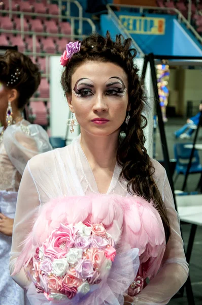 Menina, semi-finalista para cabeleireiro — Fotografia de Stock