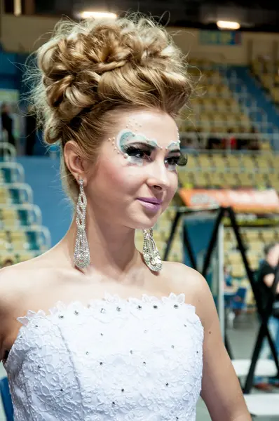 Girl, semi-finalist for hairdressing — Stock Photo, Image