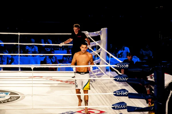 MMA fights without rules. Agoni Romero, Spain and Rinat Kul?tumanov, Russia — Stock Photo, Image