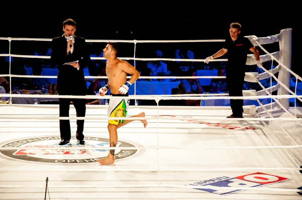 MMA vecht zonder regels. agoni romero, Spanje en rinat kul? tumanov, Rusland — Stockfoto