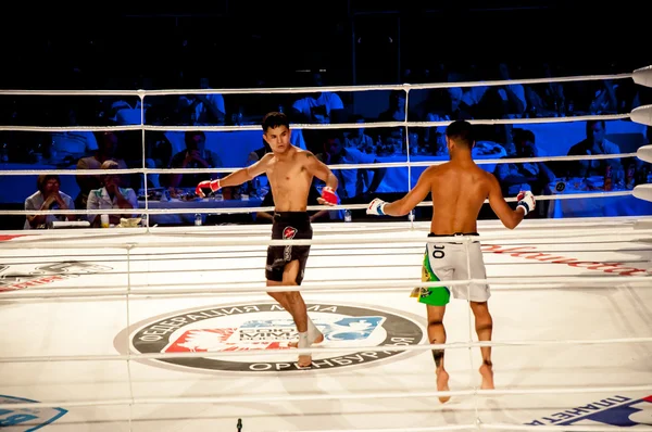 MMA fights without rules. Agoni Romero, Spain and Rinat Kul?tumanov, Russia — Stock Photo, Image